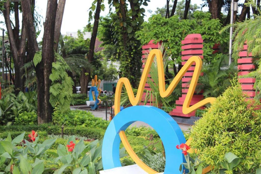 Life Puri Hotel Surabaya Gubeng Eksteriør bilde