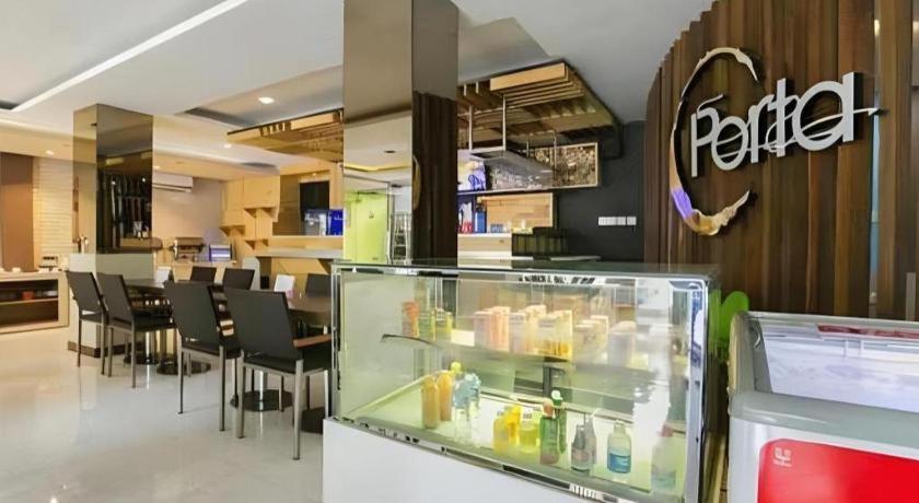 Life Puri Hotel Surabaya Gubeng Eksteriør bilde